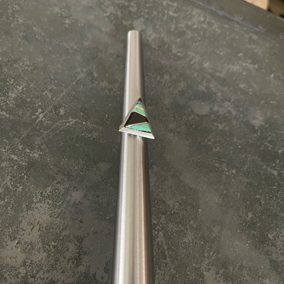 Vintage Zuni Inlaid Black Onyx and Turquoise Ring in a size 6 - Picture 2 of 5